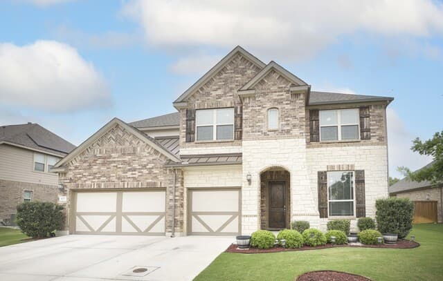 5-bedroom rental at 107 Destiny in Boerne, TX — photo 2