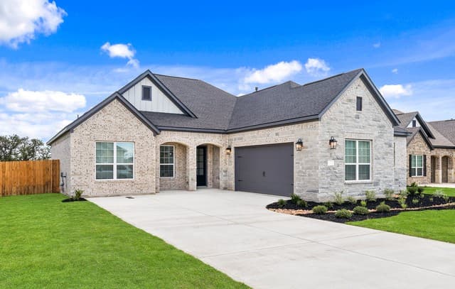 3-bedroom rental at 204 Azalea Aly in Castroville, TX — photo 1