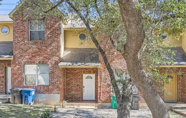 4-bedroom rental at 4105 St Charles Bay in San Antonio, TX — photo 1