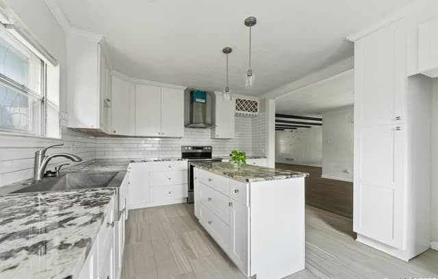3-bedroom rental at 1100 Garraty Rd in Terrell Hills, TX — photo 3