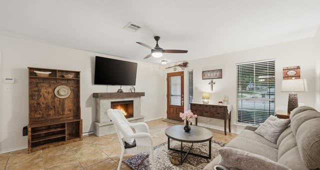 Home for sale at 2909 Ashwood Rd in Schertz, TX — photo 5