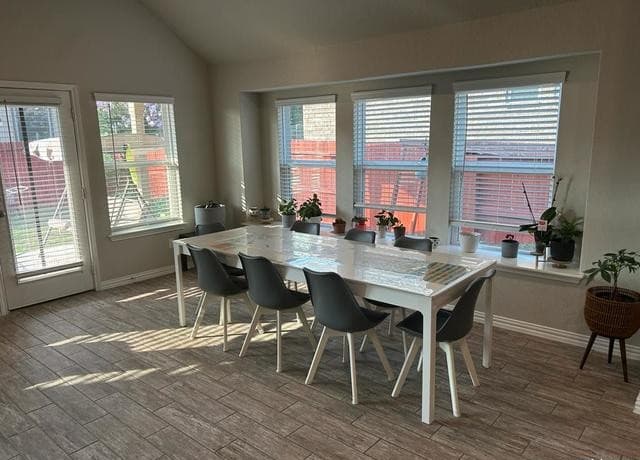 5-bedroom rental at 11911 Pitcher in San Antonio, TX — photo 5
