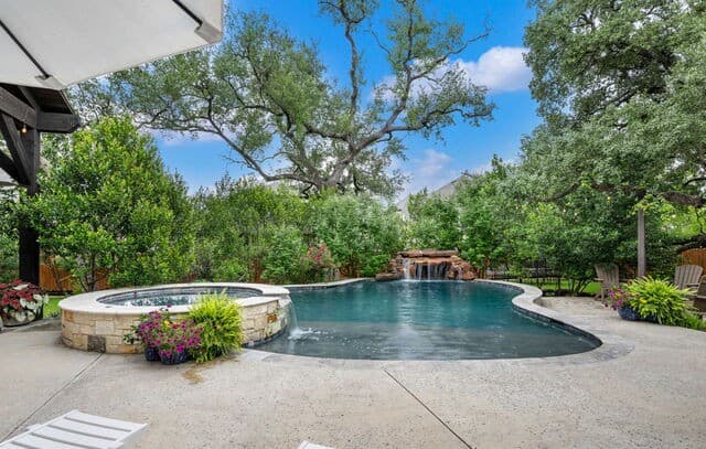 4-bedroom rental at 10233 Headwind in Boerne, TX — photo 3