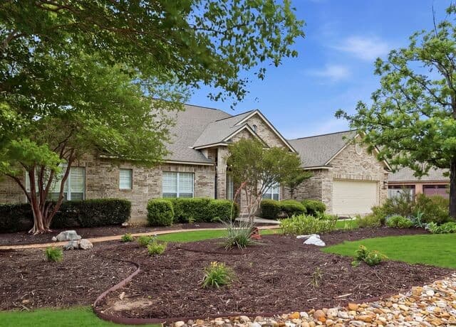 4-bedroom rental at 9406 Potters Point in Helotes, TX — photo 1