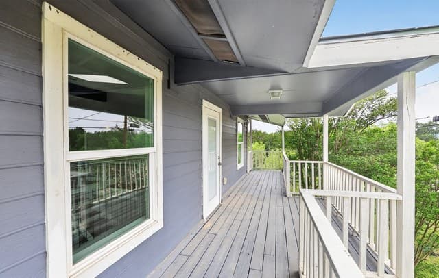 3-bedroom rental at 414 Medina Dr in Bandera, TX — photo 3
