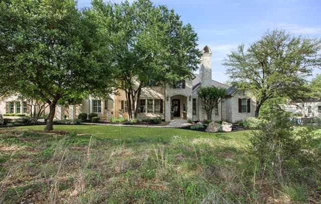 5-bedroom rental at 144 Riverwood in Boerne, TX — photo 3