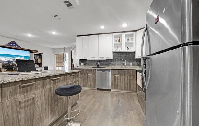 3-bedroom rental at 915 Mount Perkins in San Antonio, TX — photo 2
