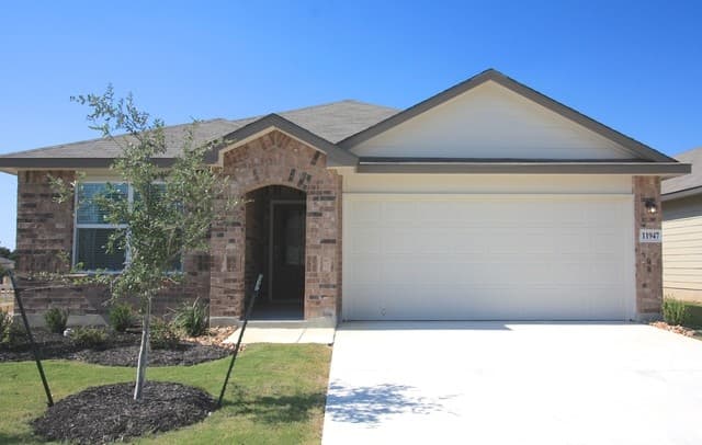 4-bedroom rental at 11947 Pearl Jubilee in San Antonio, TX — photo 1