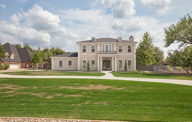 4-bedroom rental at 1228 Paladin Trl in Spring Branch, TX — photo 5