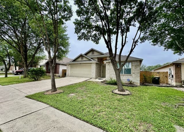 4-bedroom rental at 3304 Whisper Blf in Schertz, TX — photo 3
