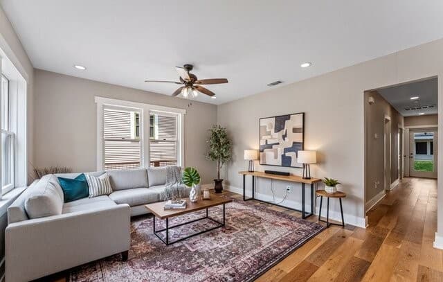 4-bedroom rental at 312 Riddle St in San Antonio, TX — photo 3