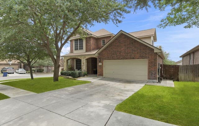 Home for sale at 201 Kensington in Cibolo, TX — photo 3