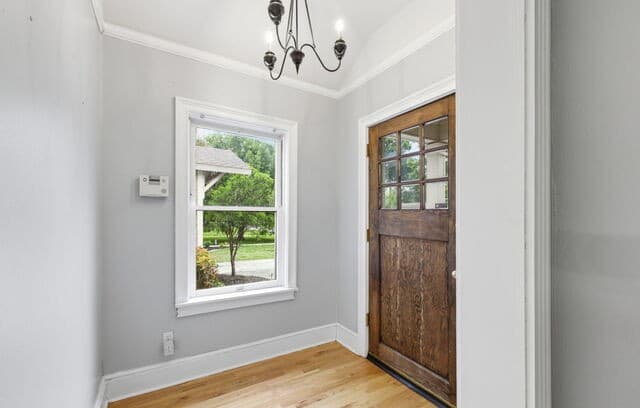 4-bedroom rental at 261 E Oakview Pl in San Antonio, TX — photo 3
