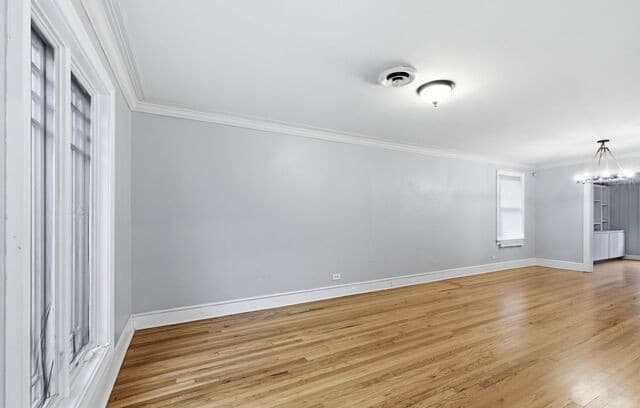 4-bedroom rental at 261 E Oakview Pl in San Antonio, TX — photo 4