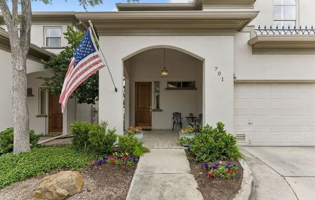 3-bedroom rental at 8127 N New Braunfels Unit 701 in San Antonio, TX — photo 3