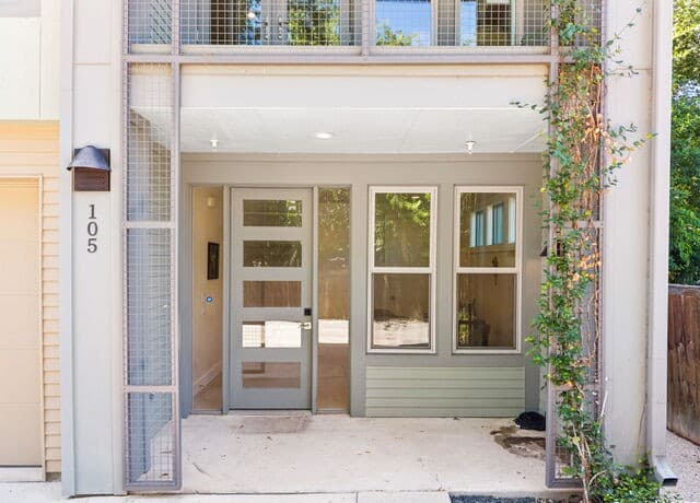 2-bedroom rental at 135 Cedar Street Unit 105 in San Antonio, TX — photo 2