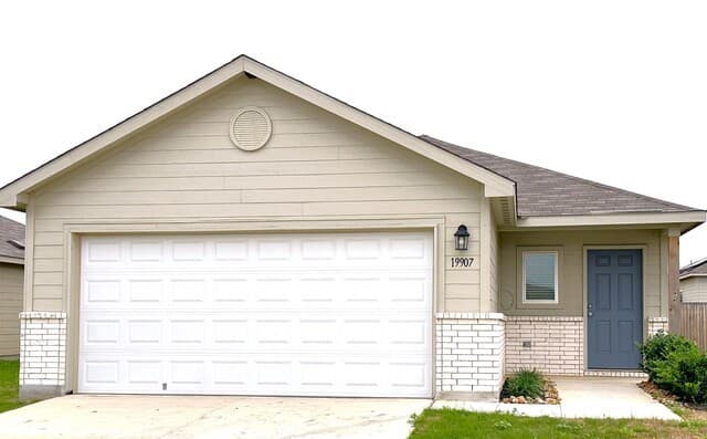 3-bedroom rental at 19907 Wyatt Earp Way in Lytle, TX — photo 1
