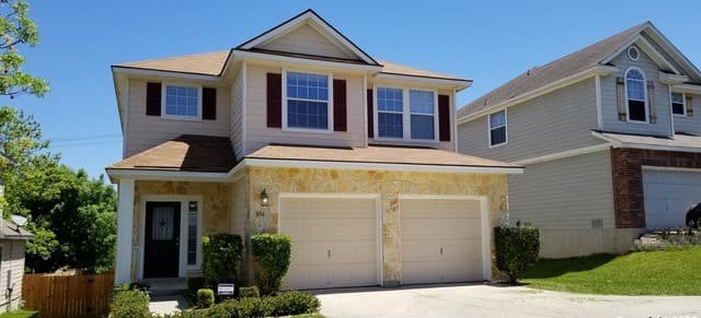 3-bedroom rental at 806 Thomas Ridge in San Antonio, TX — photo 1