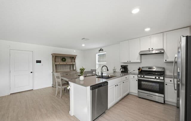 4-bedroom rental at 124 Maverick Cove in Pleasanton, TX — photo 4