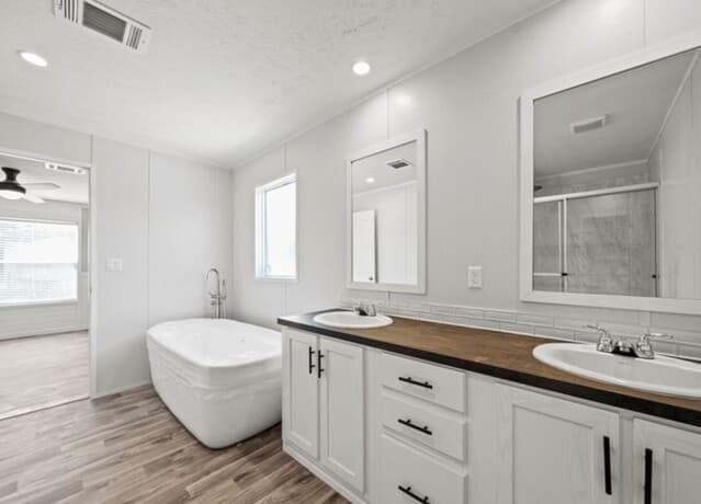 3-bedroom rental at 1144 Turkey Canyon Dr in Spring Branch, TX — photo 5