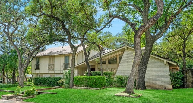 4-bedroom rental at 11403 Whisper Breeze st in San Antonio, TX — photo 2