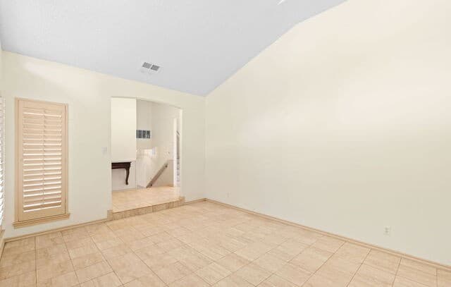 4-bedroom rental at 11403 Whisper Breeze st in San Antonio, TX — photo 4