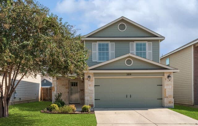 3-bedroom rental at 3814 Flyer Vis in San Antonio, TX — photo 1