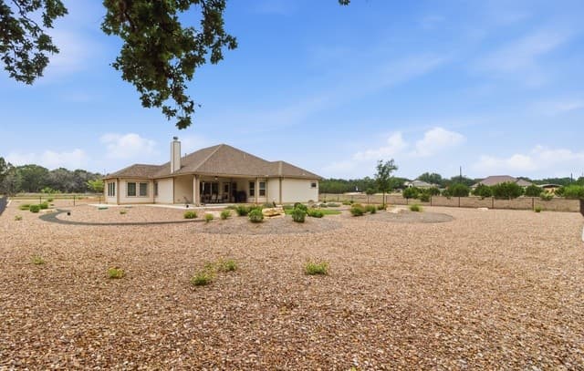 Home for sale at 326 Park Rd in Bandera, TX — photo 3