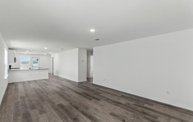 4-bedroom rental at 451 White Heron Way in Marion, TX — photo 4