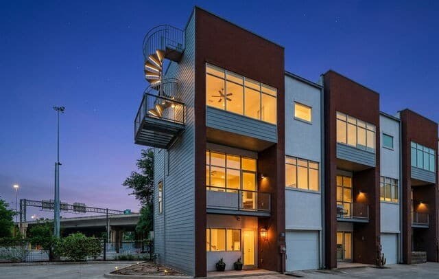 3-bedroom rental at 1120 E Quincy in San Antonio, TX — photo 2