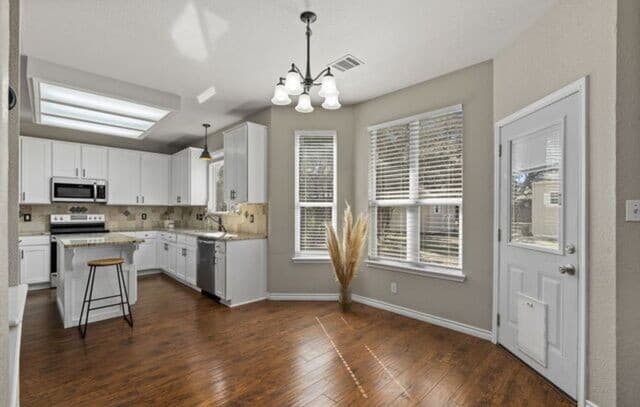 4-bedroom rental at 4513 Horseshoe Cv in Schertz, TX — photo 5