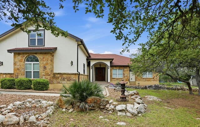 3-bedroom rental at 282 Lantana Cerro in Spring Branch, TX — photo 1