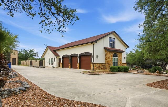 3-bedroom rental at 282 Lantana Cerro in Spring Branch, TX — photo 3