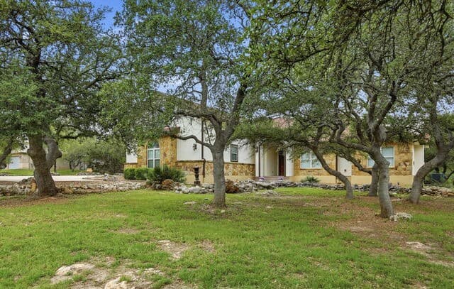 3-bedroom rental at 282 Lantana Cerro in Spring Branch, TX — photo 4