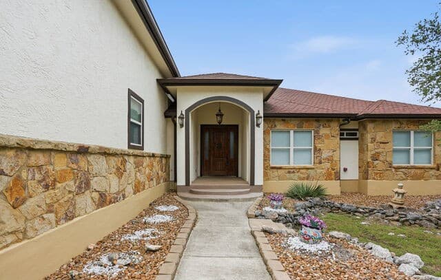 3-bedroom rental at 282 Lantana Cerro in Spring Branch, TX — photo 5
