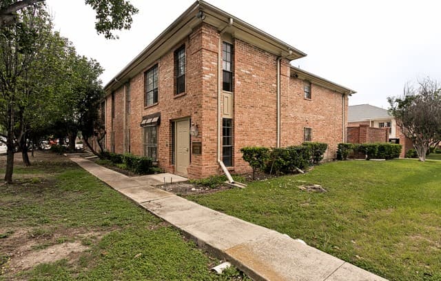 2-bedroom rental at 7815 Broadway Unit 105 in San Antonio, TX — photo 2