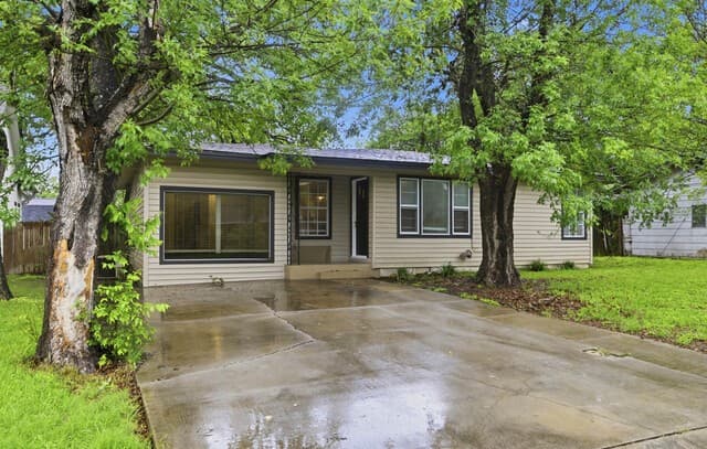 3-bedroom rental at 129 Phil Wilson in Boerne, TX — photo 1