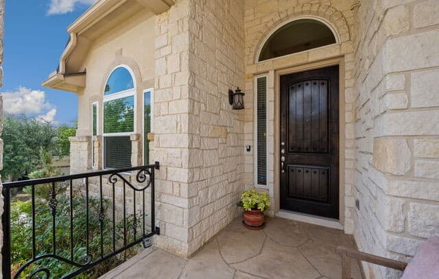 4-bedroom rental at 8502 Nichols Rim in Boerne, TX — photo 3
