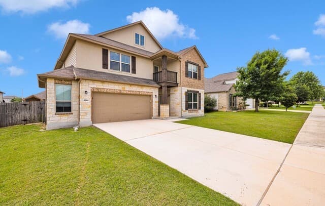 5-bedroom rental at 4544 Meadow Green in Schertz, TX — photo 2