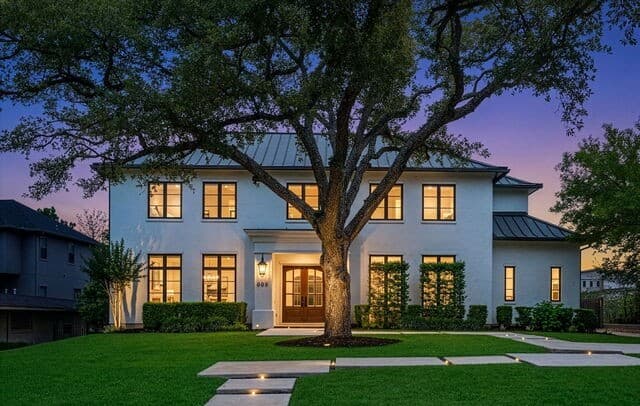 4-bedroom rental at 608 Morningside in Terrell Hills, TX — photo 2