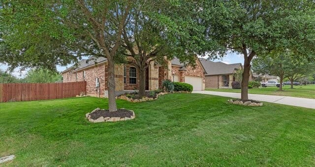 5-bedroom rental at 3314 Jasons Way in Marion, TX — photo 2