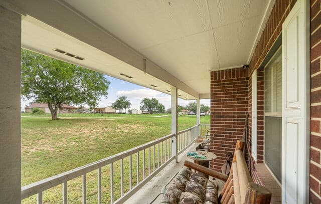 4-bedroom rental at 3091 County Road 357 in La Vernia, TX — photo 4
