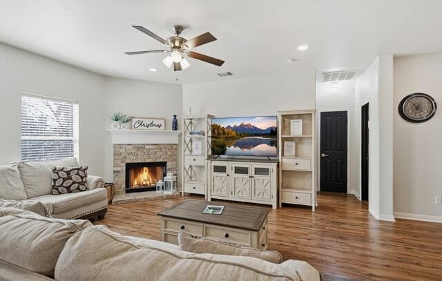 4-bedroom rental at 9218 Tay Dr in Helotes, TX — photo 5