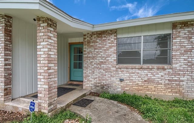 4-bedroom rental at 9707 Astronaut in San Antonio, TX — photo 4