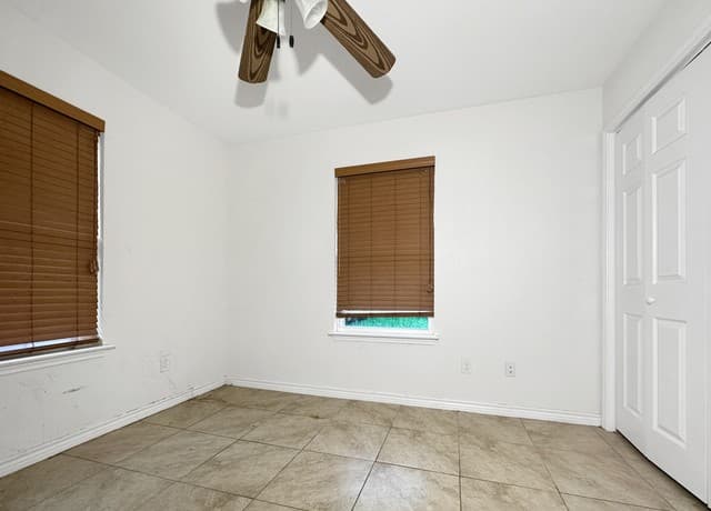 3-bedroom rental at 505 Indian Crossing in Jourdanton, TX — photo 5