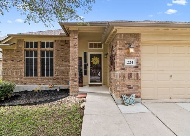 4-bedroom rental at 224 Fritz Way in Cibolo, TX — photo 2