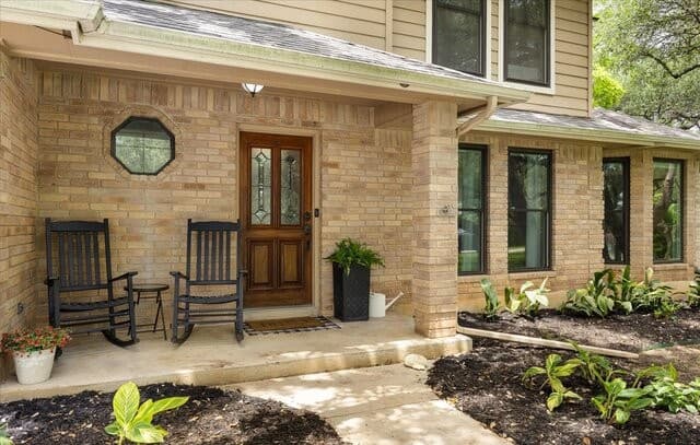 4-bedroom rental at 421 Skyforest Dr in Hollywood Park, TX — photo 3