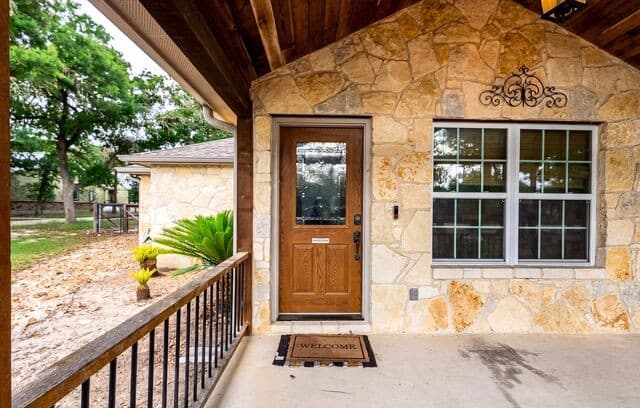 4-bedroom rental at 552 Jacobs Ln in La Vernia, TX — photo 4