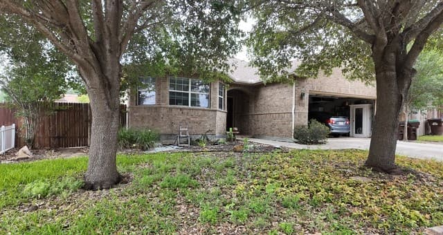 3-bedroom rental at 14407 Barn Ct in Elmendorf, TX — photo 1