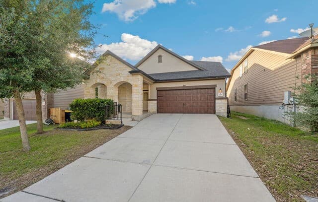 4-bedroom rental at 425 Landmark Fls in Cibolo, TX — photo 1